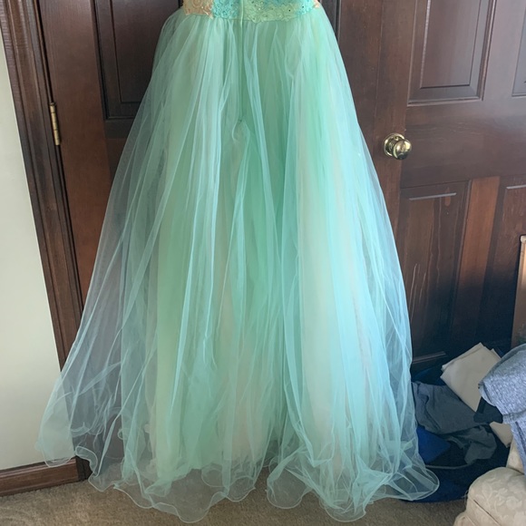 Sherri Hill Prom Dress - Picture 5 of 6